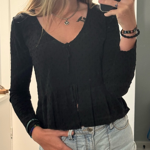 Hollister Tops - Dotted Long-Sleeve Cropped Hollister Top